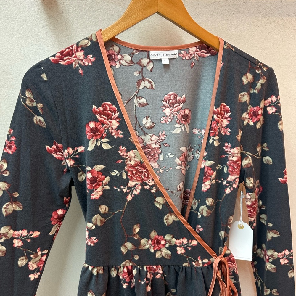 NWT! Floral Wrap Blouse in Dark Gray and Pink - Picture 2 of 3